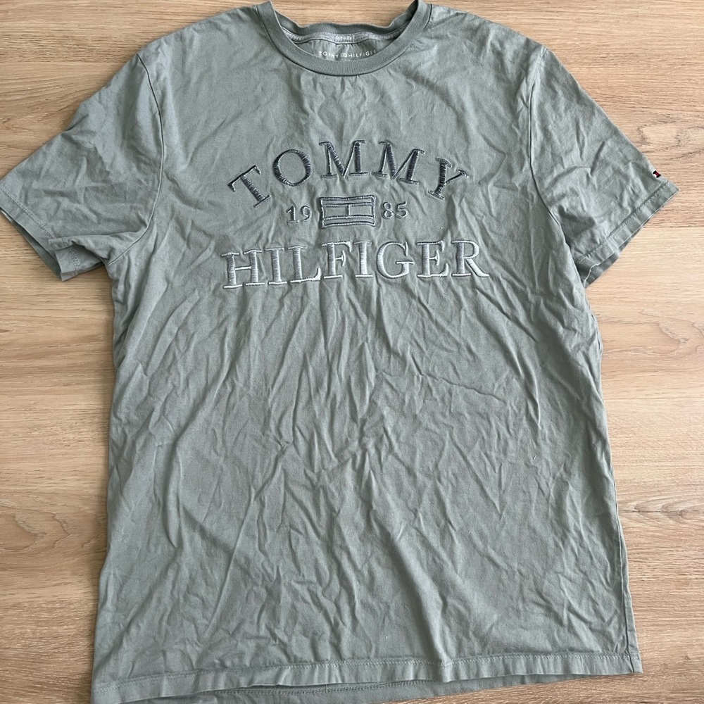 Tommy Hilfiger tee embroidered